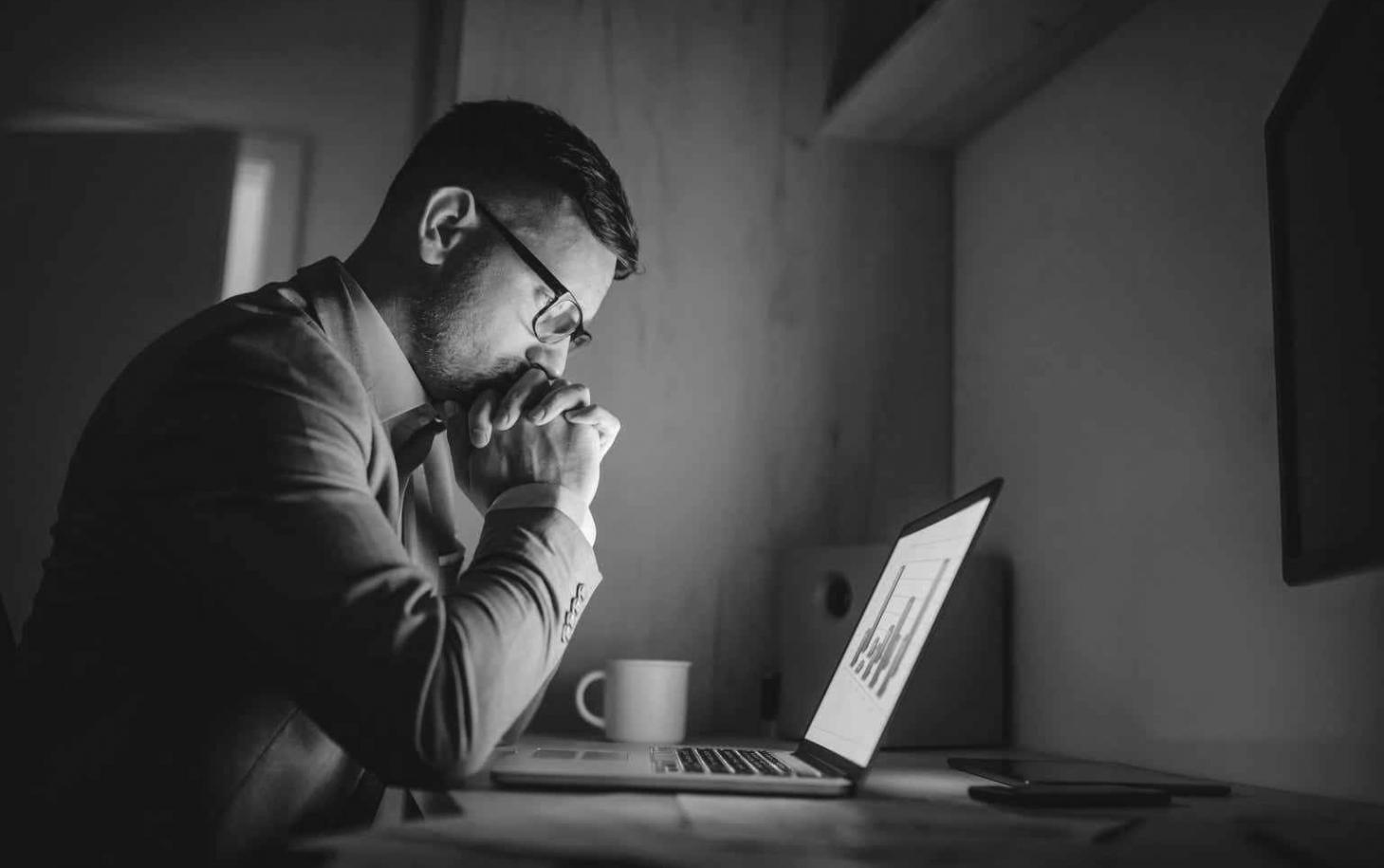 Suivi et optimisation continue de portefeuille d'investissement